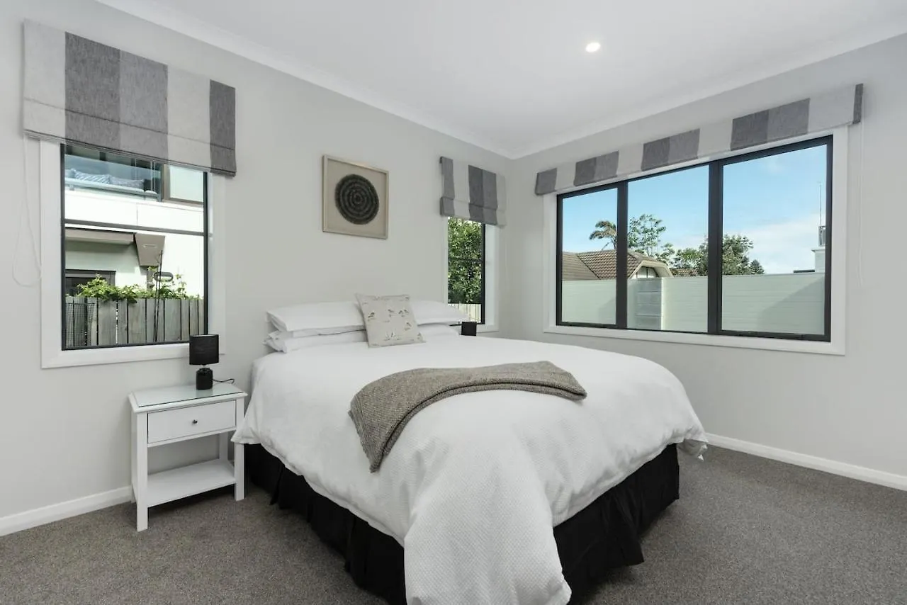 Villa On Commons Mount Maunganui New Zealand